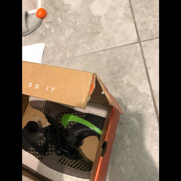 Nike Air Force 1 Low IO Premium “Undefeated” - Picture 5 of 15